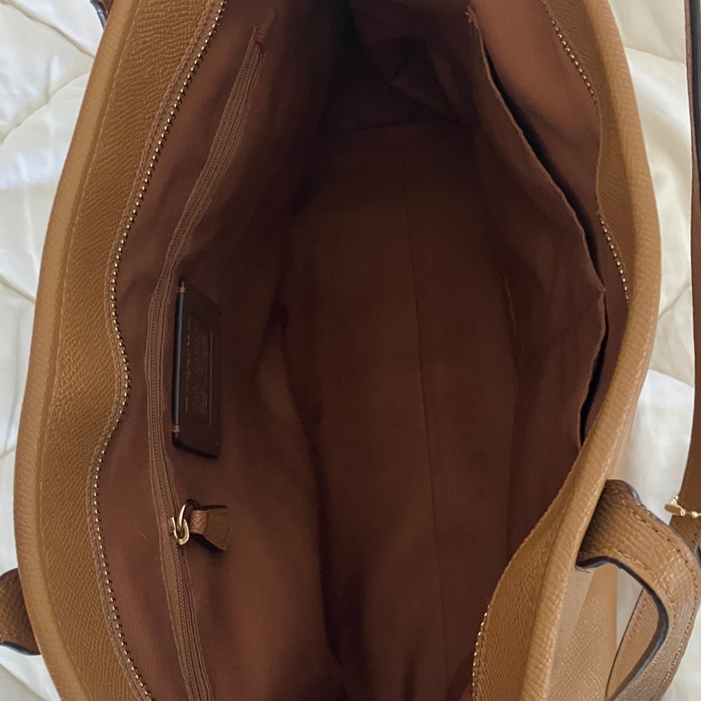 COACH City Zip Tote in Tan Leather With Matching Slim Envelope Wallet EUC - Picture 6 of 13